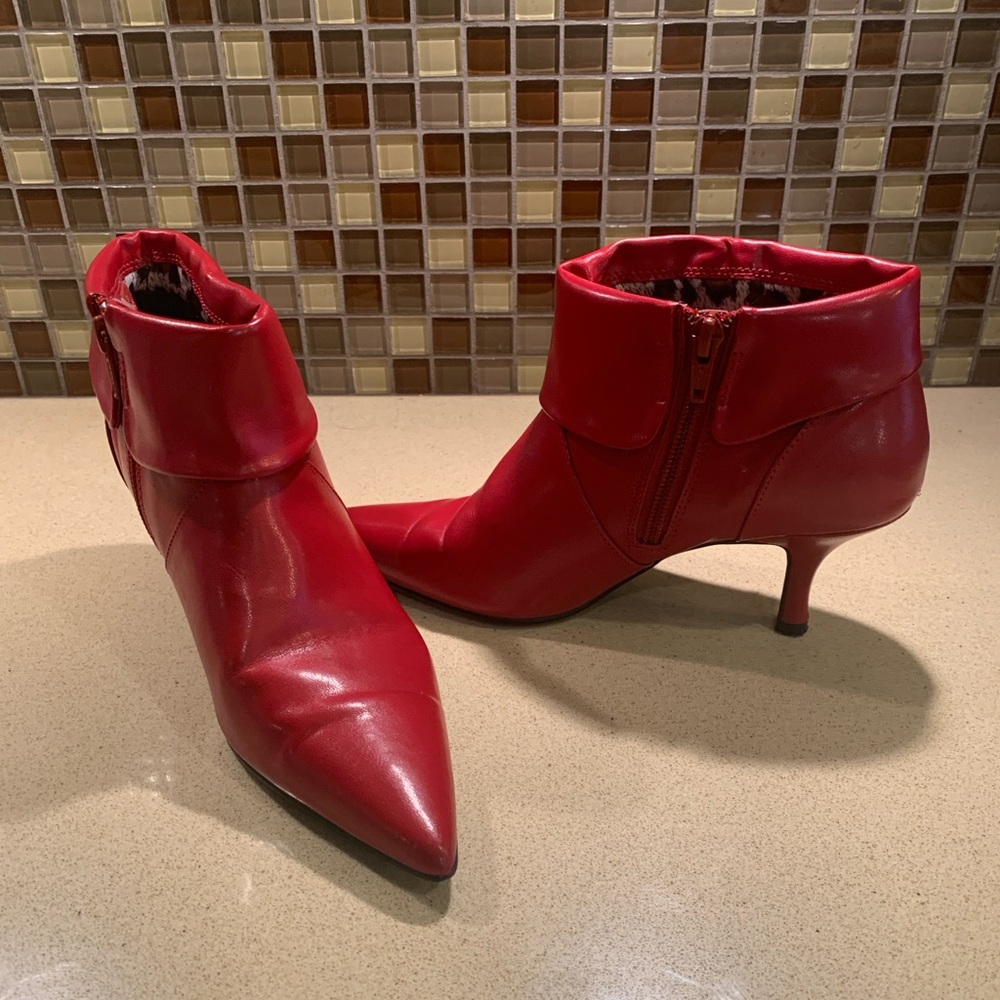 Fioni Leather Heeled Booties
